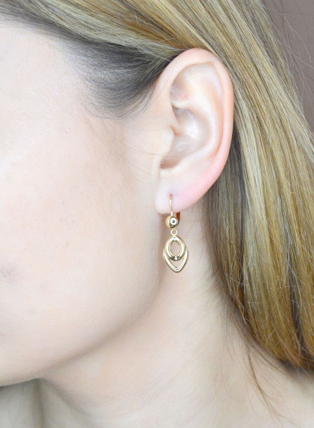 Złote kolczyki 585 wiszące w kształcie łezki KL 8643 585.jpg